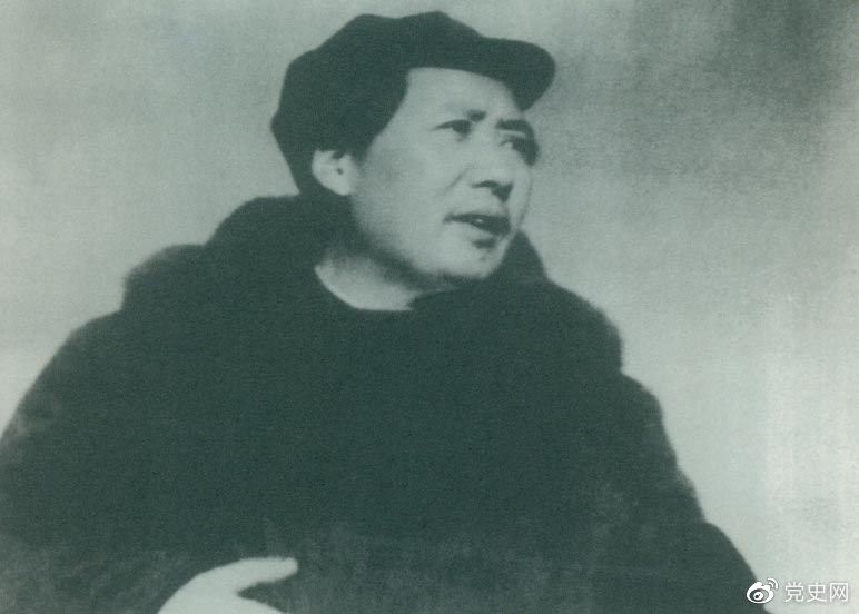 　　1949年3月23日，毛澤東率領(lǐng)中共中央機(jī)關(guān)離開西柏坡前往北平。出發(fā)時(shí)，他對(duì)周恩來說，今天是進(jìn)京的日子，進(jìn)京趕考去。我們決不當(dāng)李自成，我們都希望考個(gè)好成績(jī)。