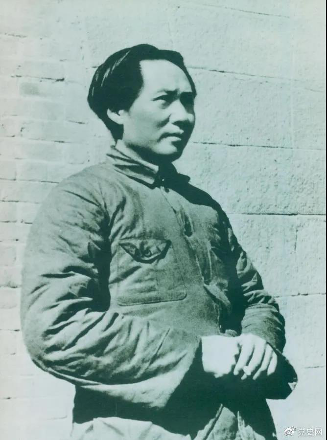 1936年2月至5月，毛澤東、彭德懷率軍進(jìn)行了東征戰(zhàn)役。圖為指揮東征戰(zhàn)役時(shí)的毛澤東。