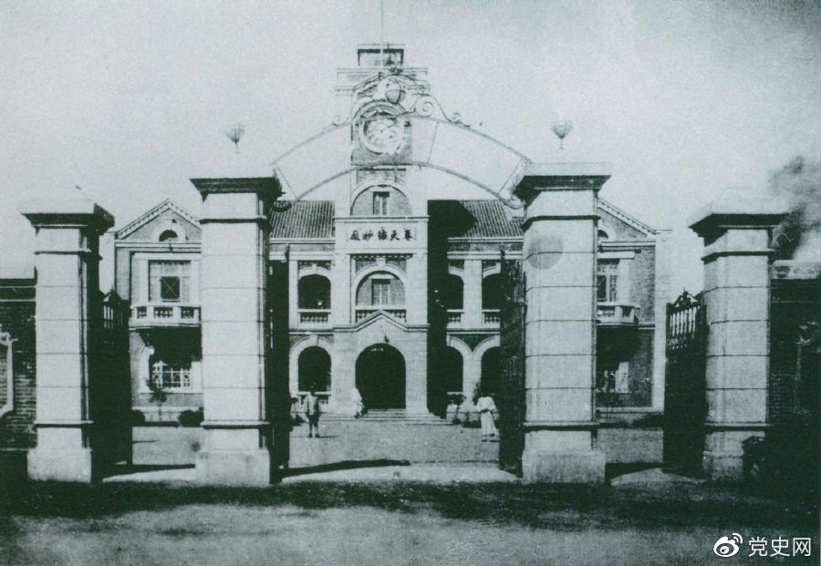 圖為中共滿洲省委舊址。1929年6月，中共中央政治局決定劉少奇任中共滿洲省委書記。7月，劉少奇到達(dá)奉天（今沈陽(yáng)）赴任。